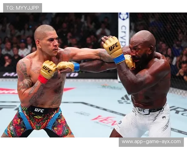 UFC膝撞命中直接终结比赛，瞬间点燃擂台的震撼瞬间