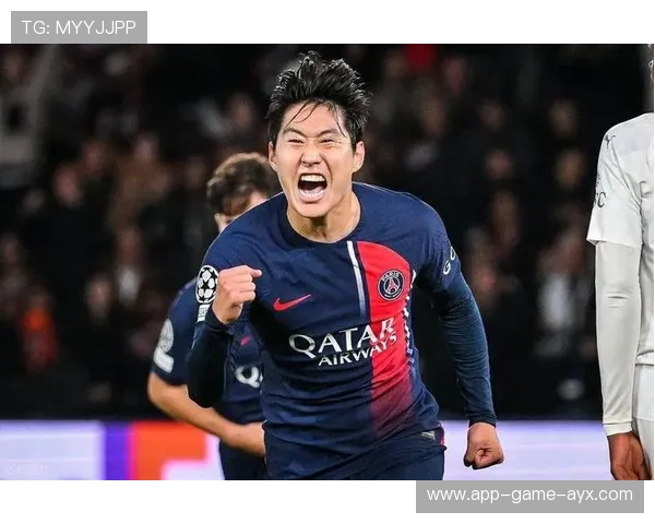 巴黎提升前场传递质量,李刚仁盘带细腻