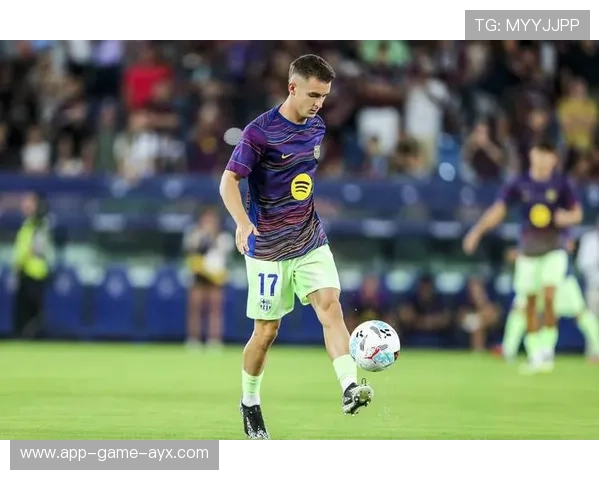 巴萨中场组织连贯:佩德里直塞如针线穿云的艺术与训练之道 巴萨中场组织连贯:佩德里直塞如针线穿云的艺术与训练之道