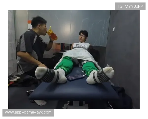 世界冠军腿部严重拉伤