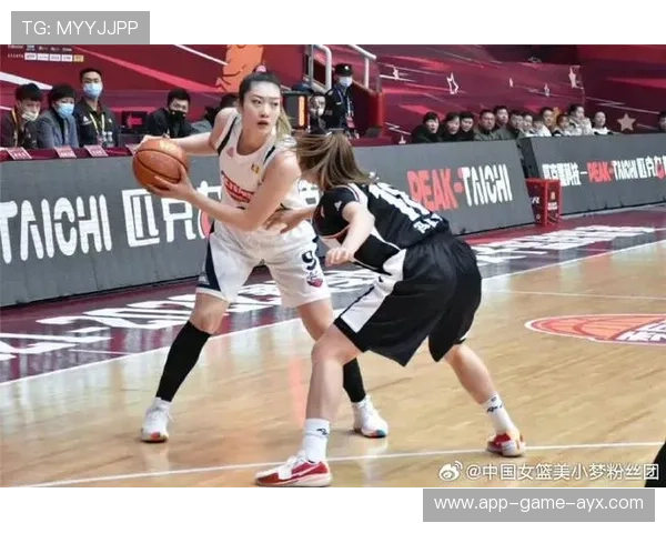 WNBA女将底角三分稳稳命中吹响反攻