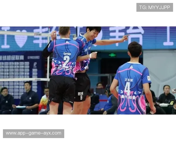 王楚钦正手攻势凌厉夺分,海口亚洲杯首场三局完封对手全胜 王楚钦正手攻势凌厉夺分,海口亚洲杯首场三局完封对手全胜